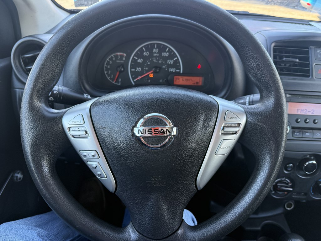 Photo 19 of this NISSAN VERSA