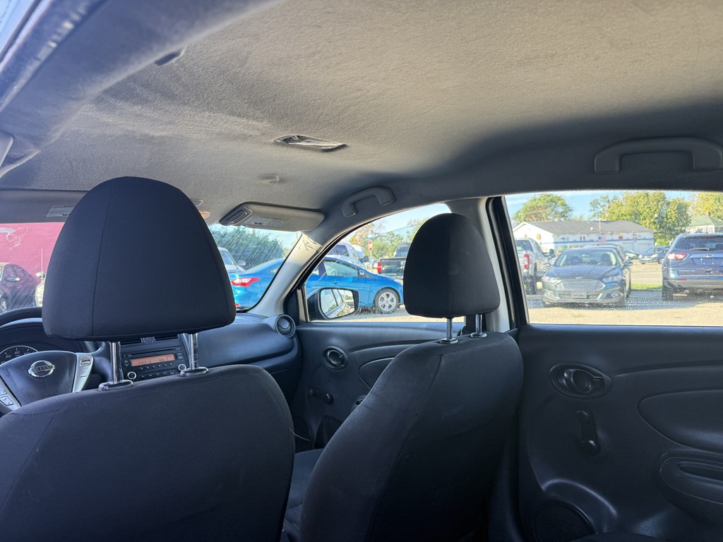 Photo 15 of this NISSAN VERSA