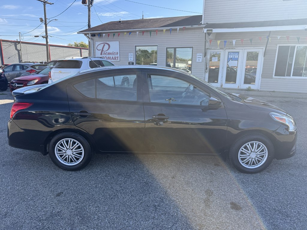 Photo 6 of this NISSAN VERSA