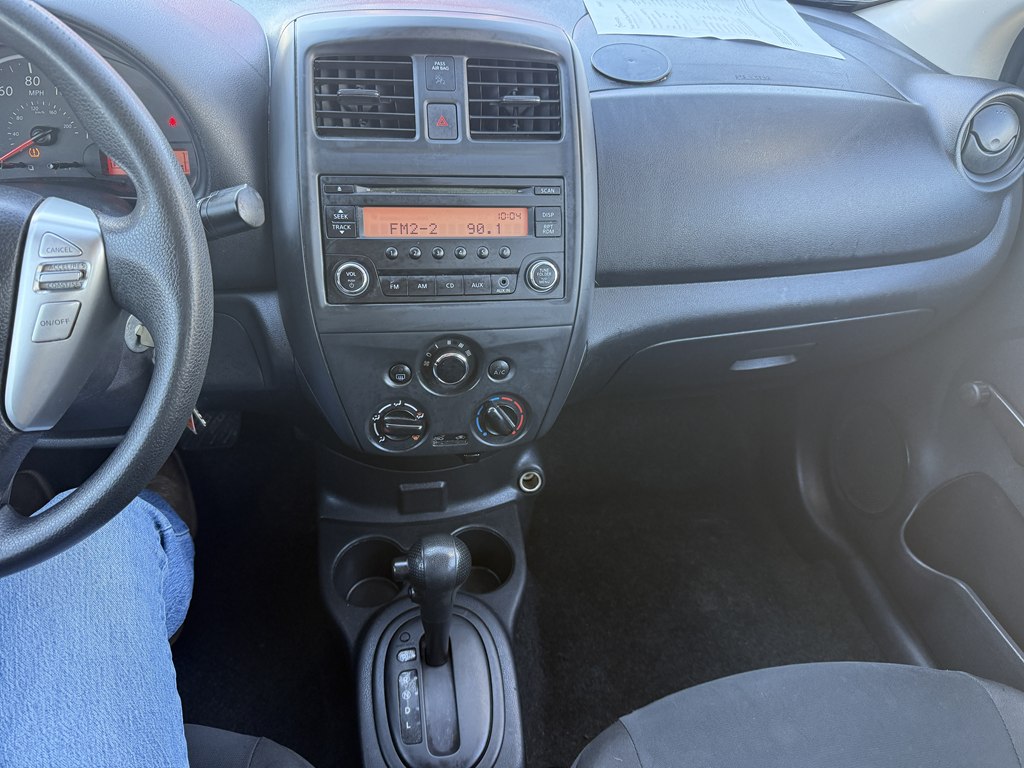 Photo 18 of this NISSAN VERSA