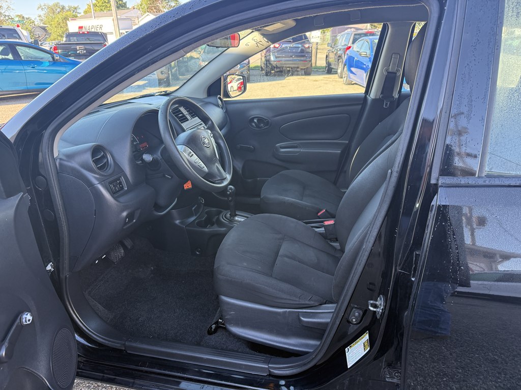 Photo 12 of this NISSAN VERSA