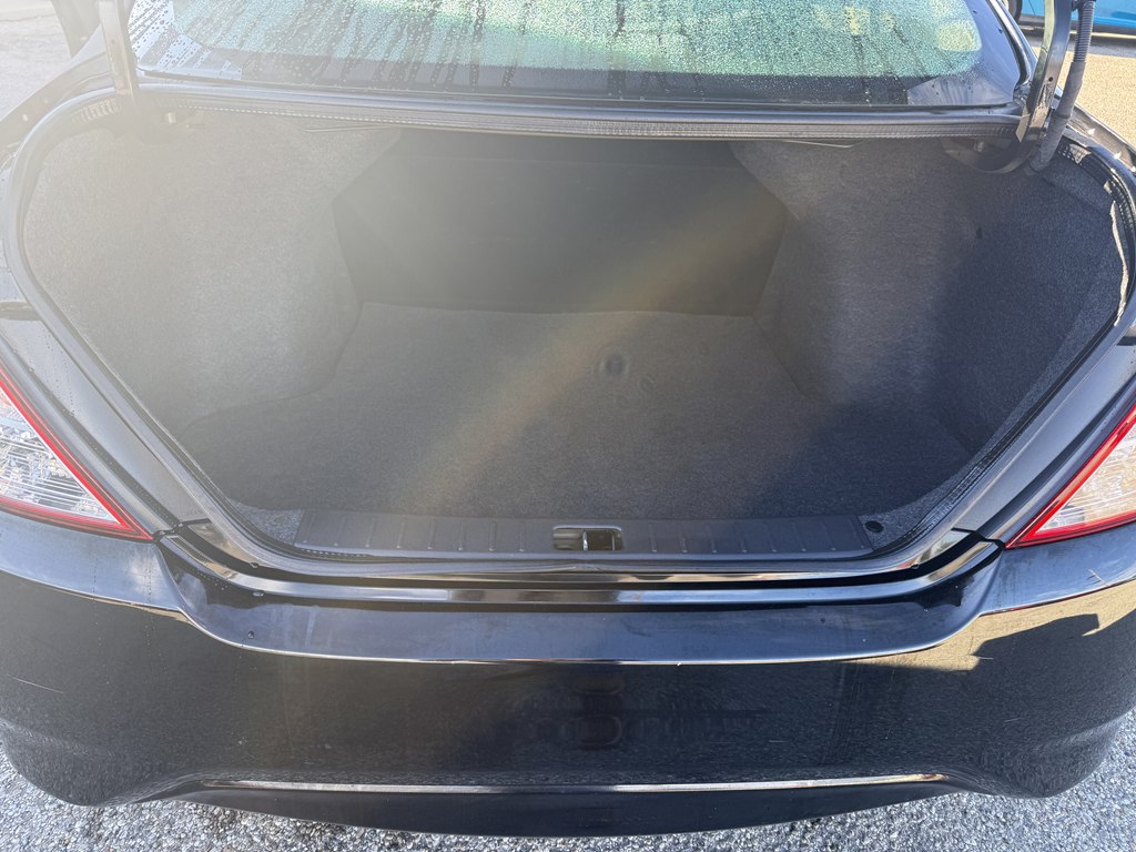 Photo 16 of this NISSAN VERSA