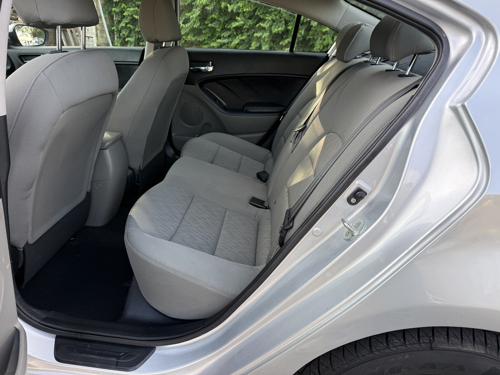 Photo 13 of this KIA FORTE