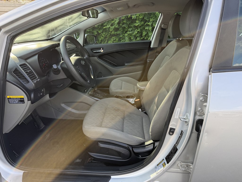 Photo 11 of this KIA FORTE