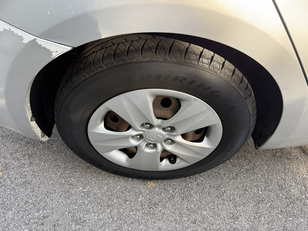Photo 8 of this KIA FORTE