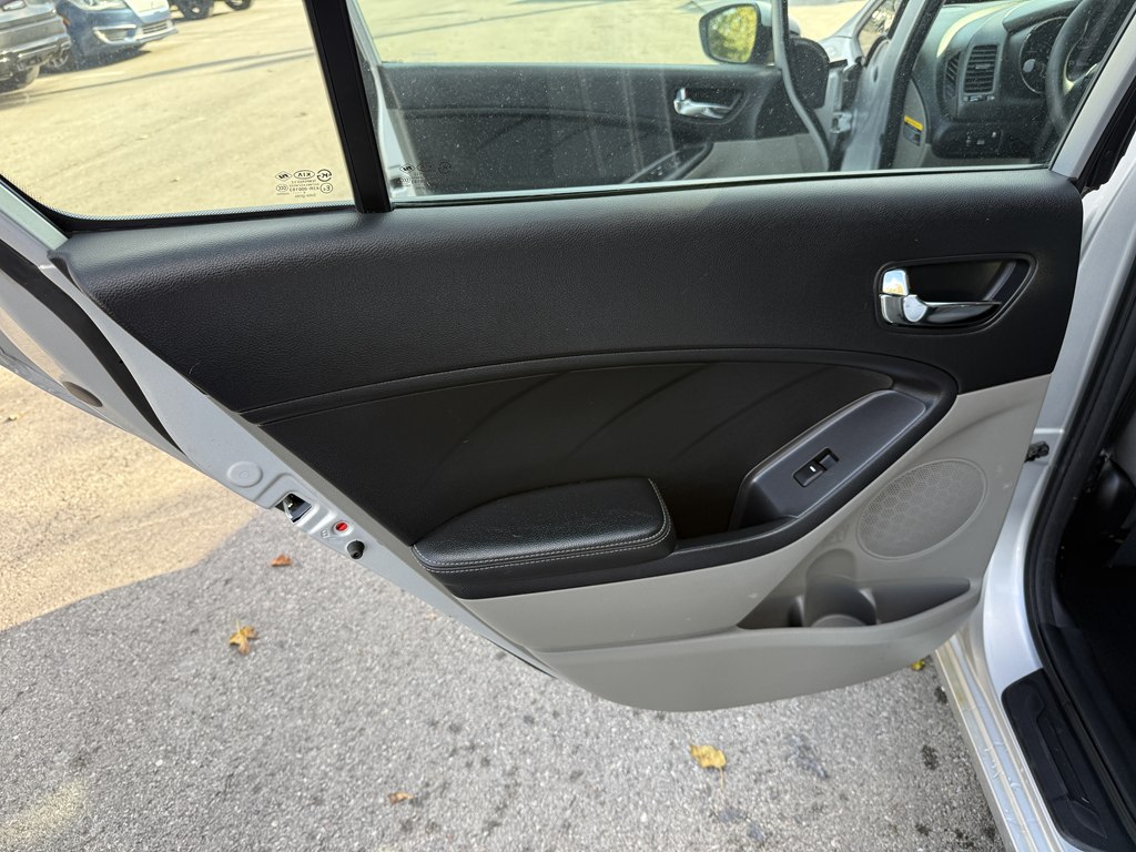 Photo 12 of this KIA FORTE