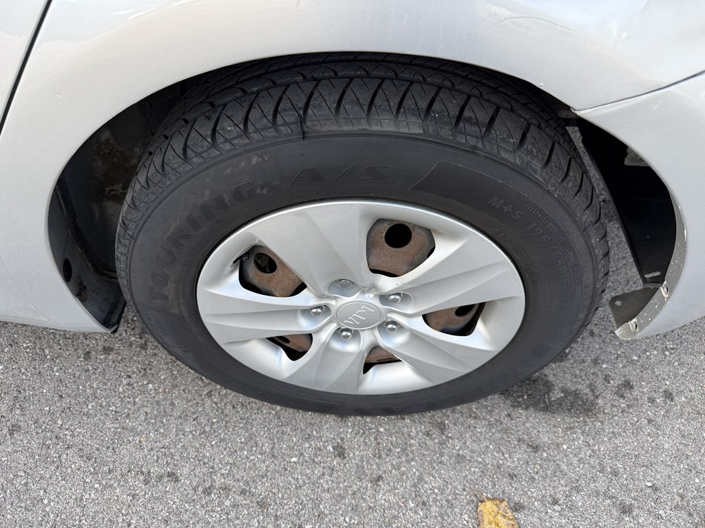 Photo 9 of this KIA FORTE