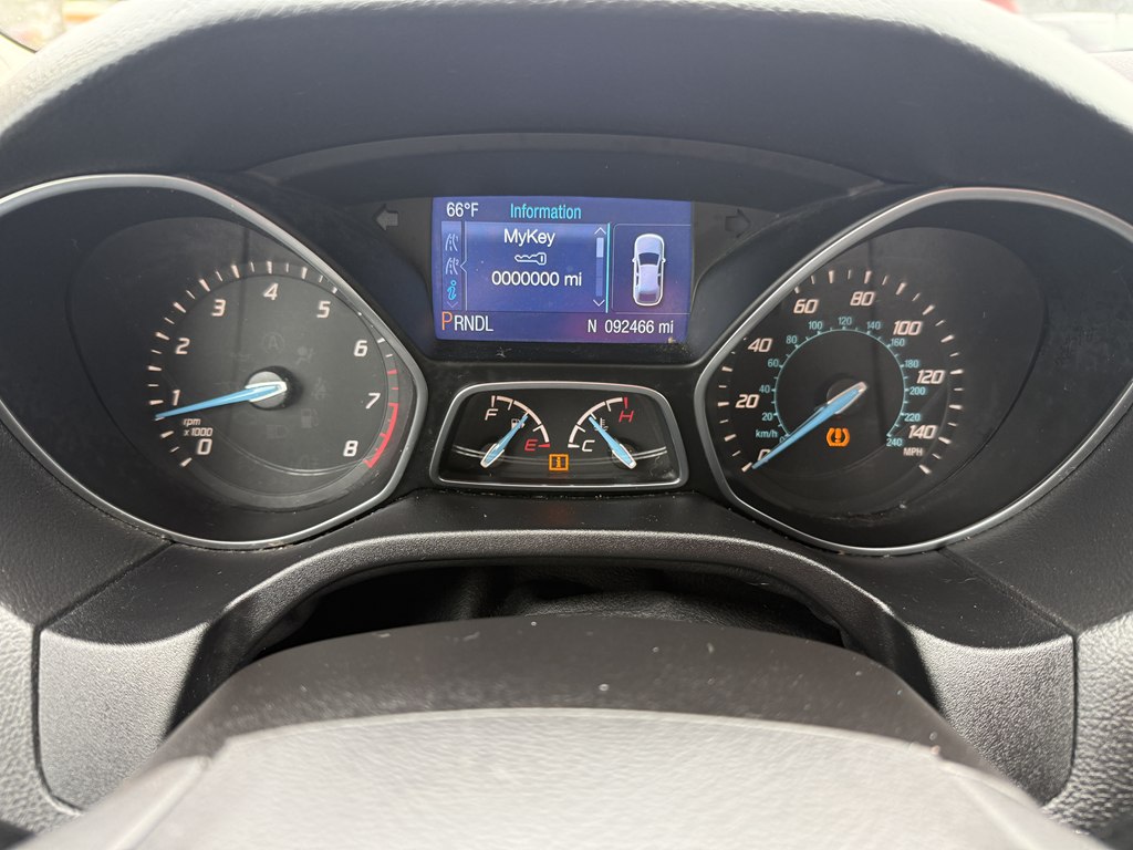 Photo 20 of this FORD FOCUS