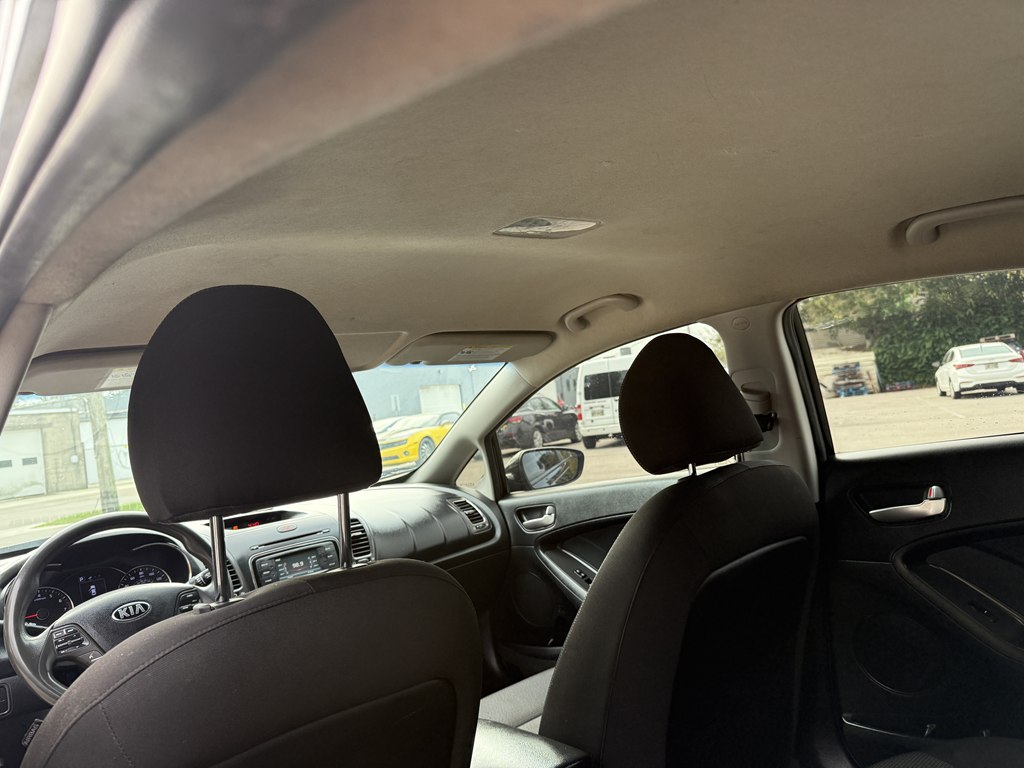Photo 15 of this KIA FORTE