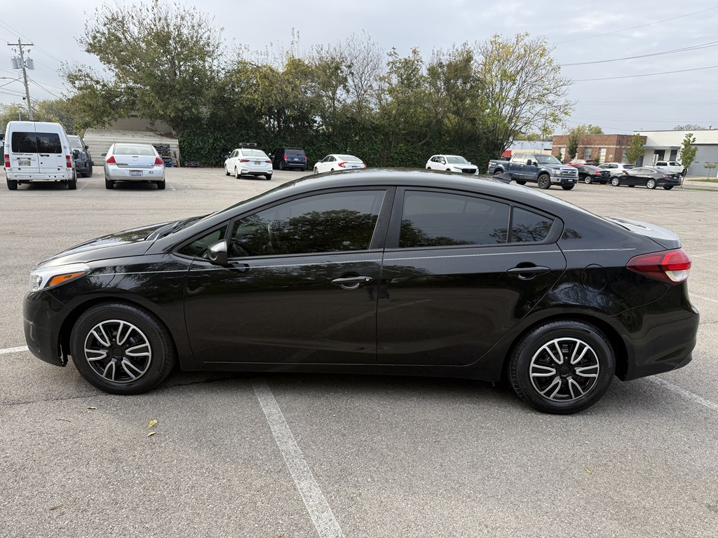 Photo 3 of this KIA FORTE