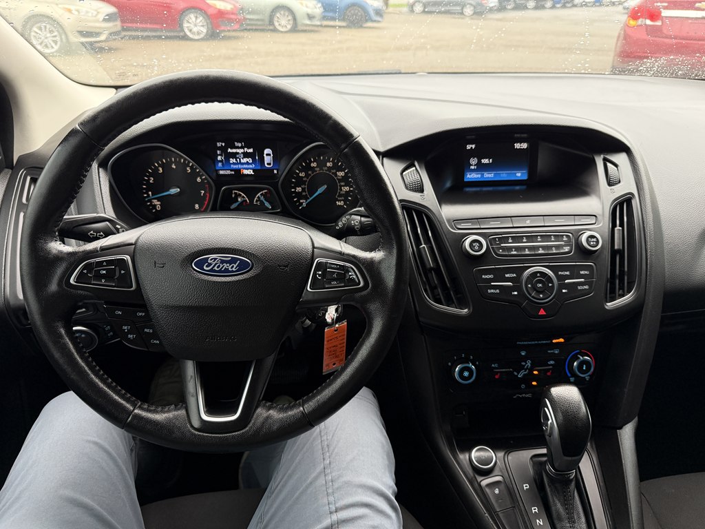 Photo 17 of this FORD FOCUS