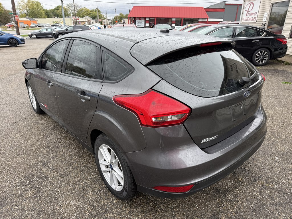 Photo 4 of this FORD FOCUS