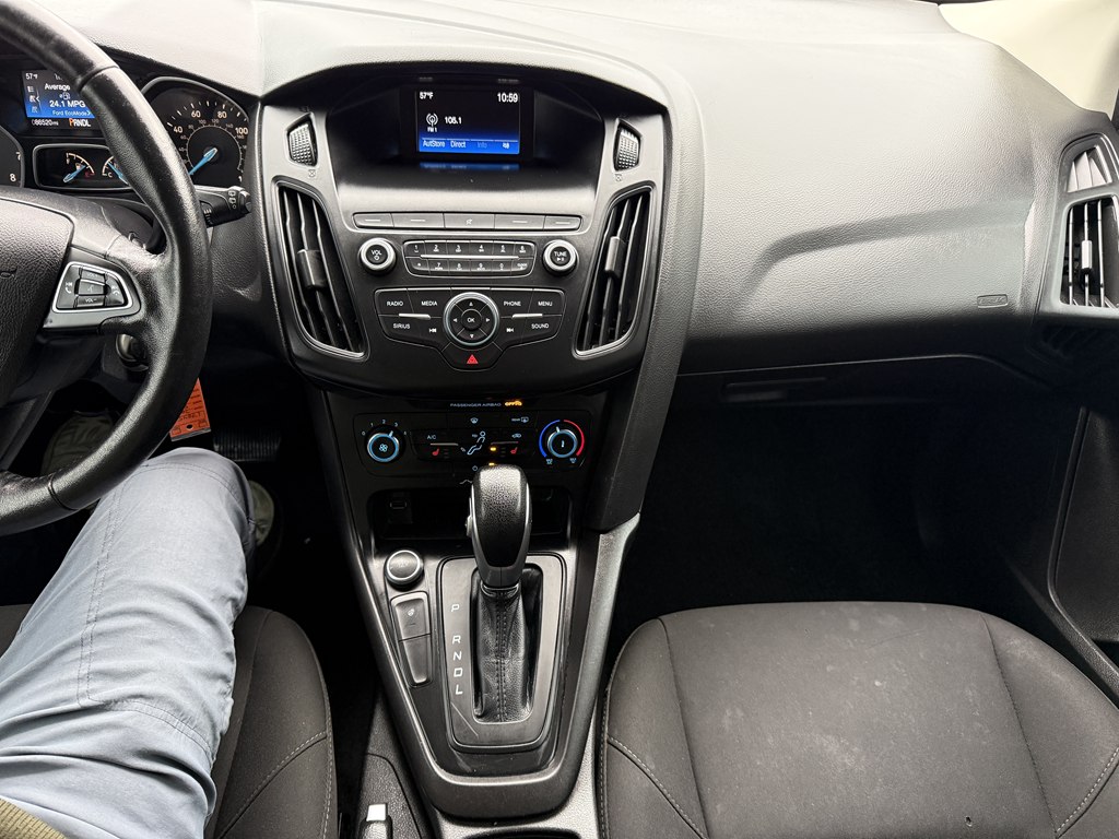 Photo 18 of this FORD FOCUS
