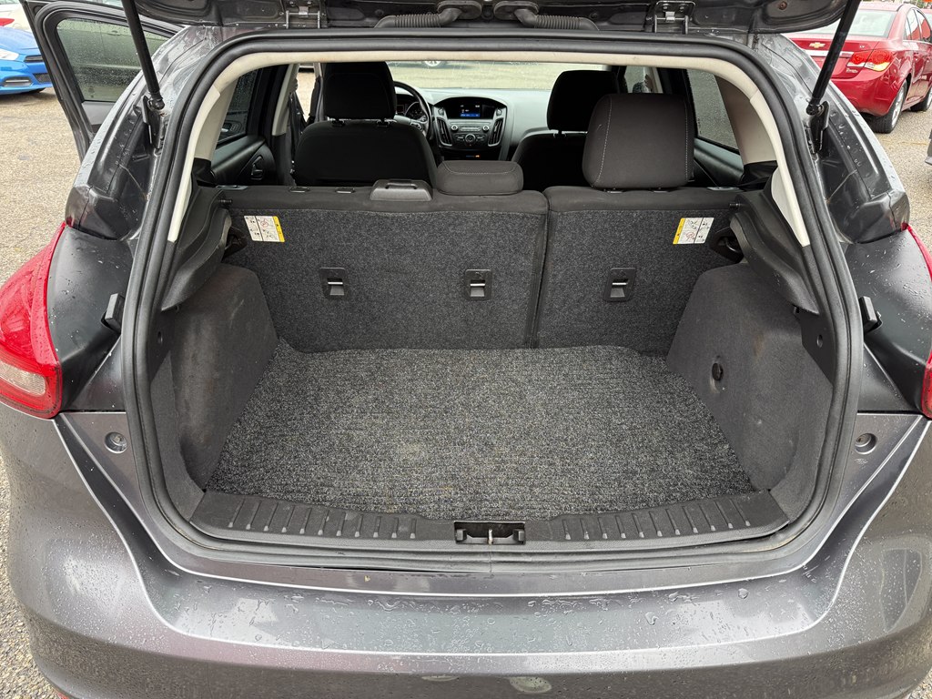 Photo 16 of this FORD FOCUS
