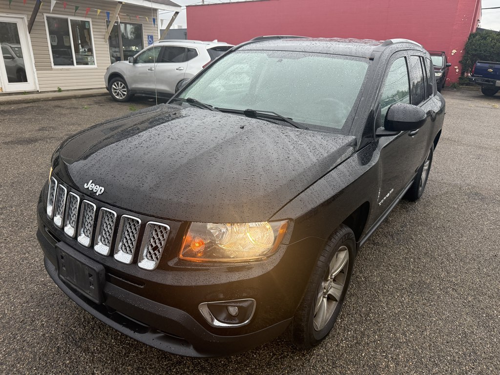 Photo 2 of this JEEP COMPASS