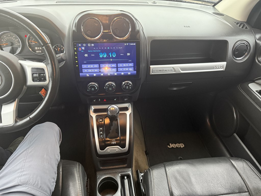 Photo 18 of this JEEP COMPASS