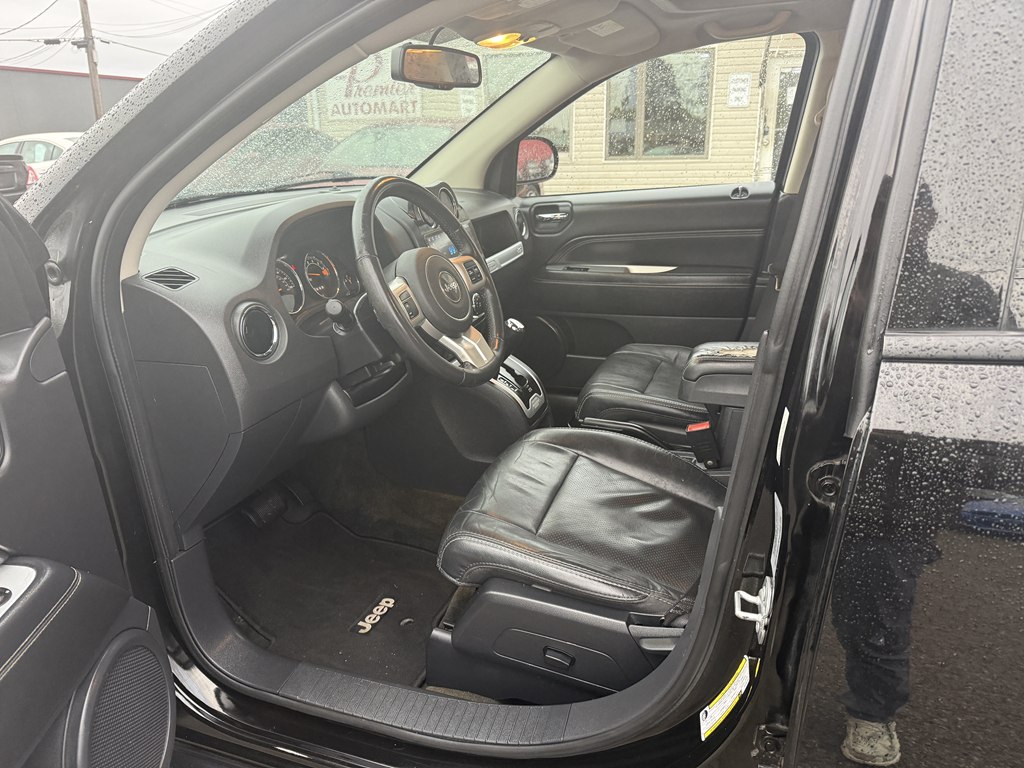 Photo 12 of this JEEP COMPASS