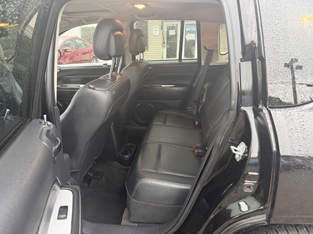 Photo 13 of this JEEP COMPASS