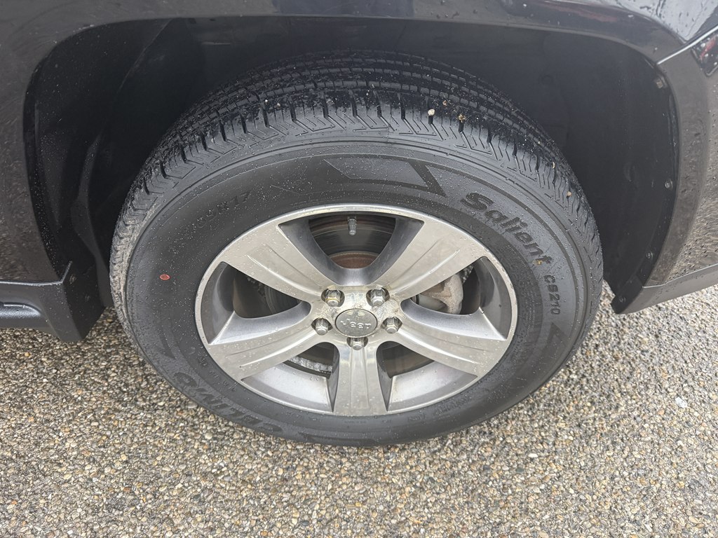 Photo 7 of this JEEP COMPASS