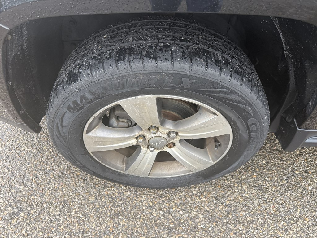 Photo 10 of this JEEP COMPASS