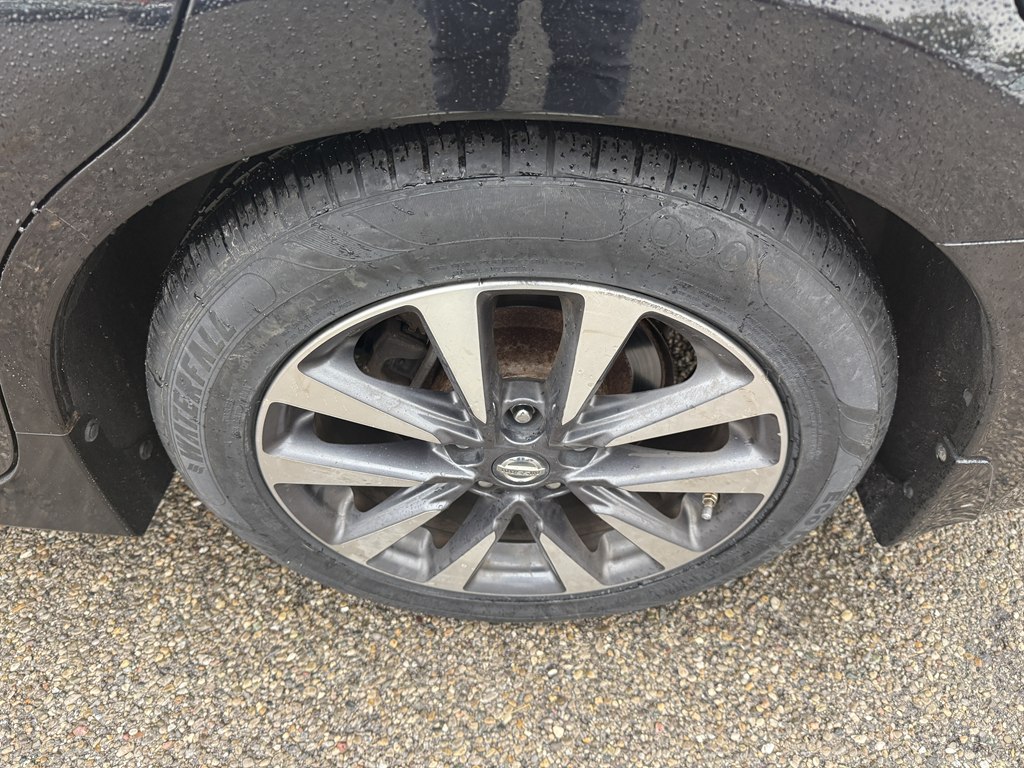 Photo 9 of this NISSAN ALTIMA