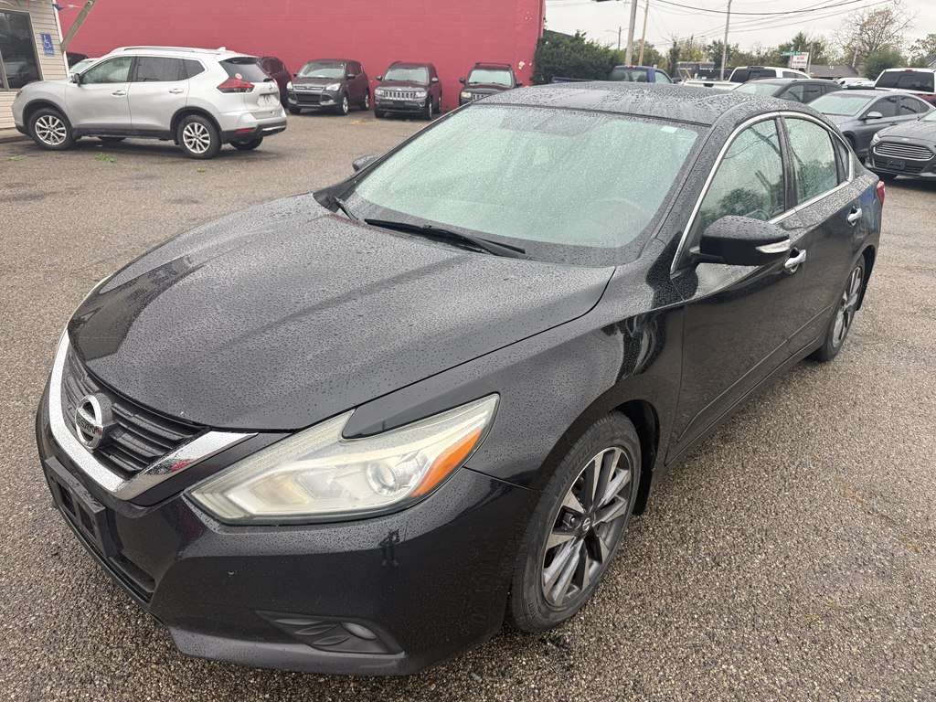 Photo 2 of this NISSAN ALTIMA