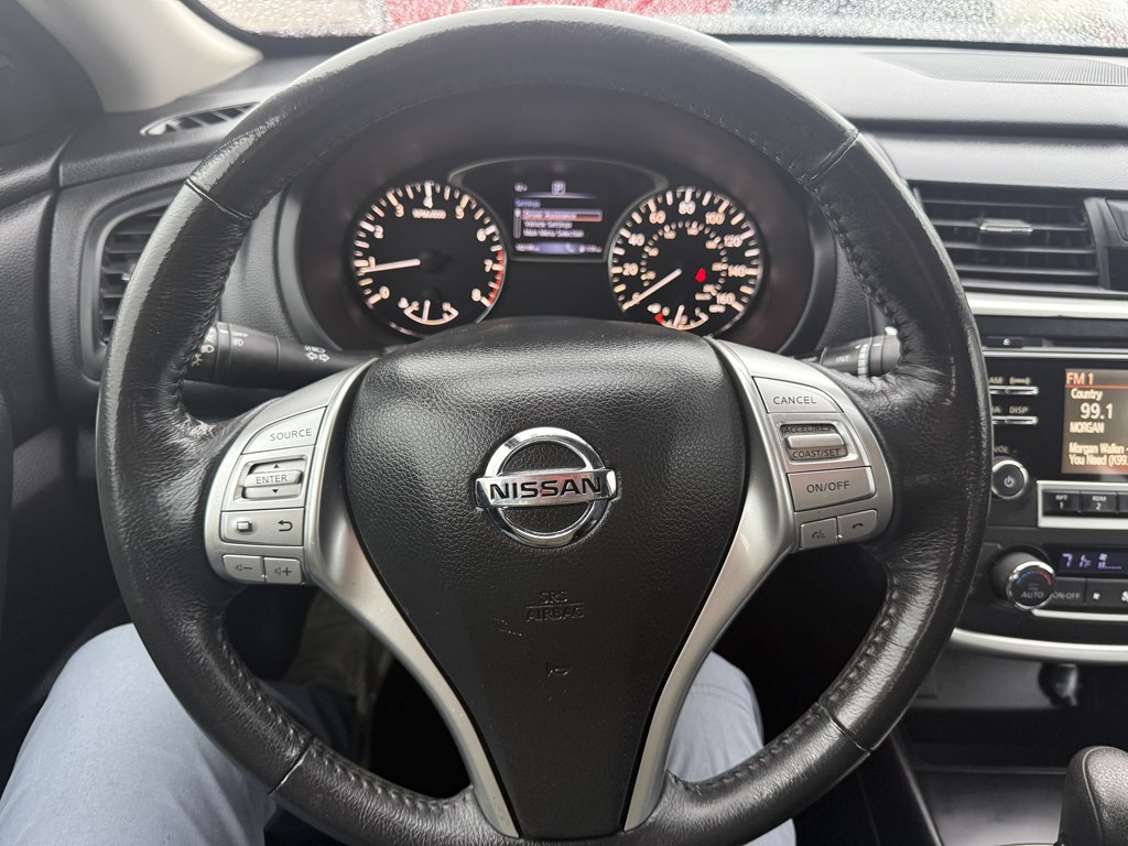 Photo 18 of this NISSAN ALTIMA
