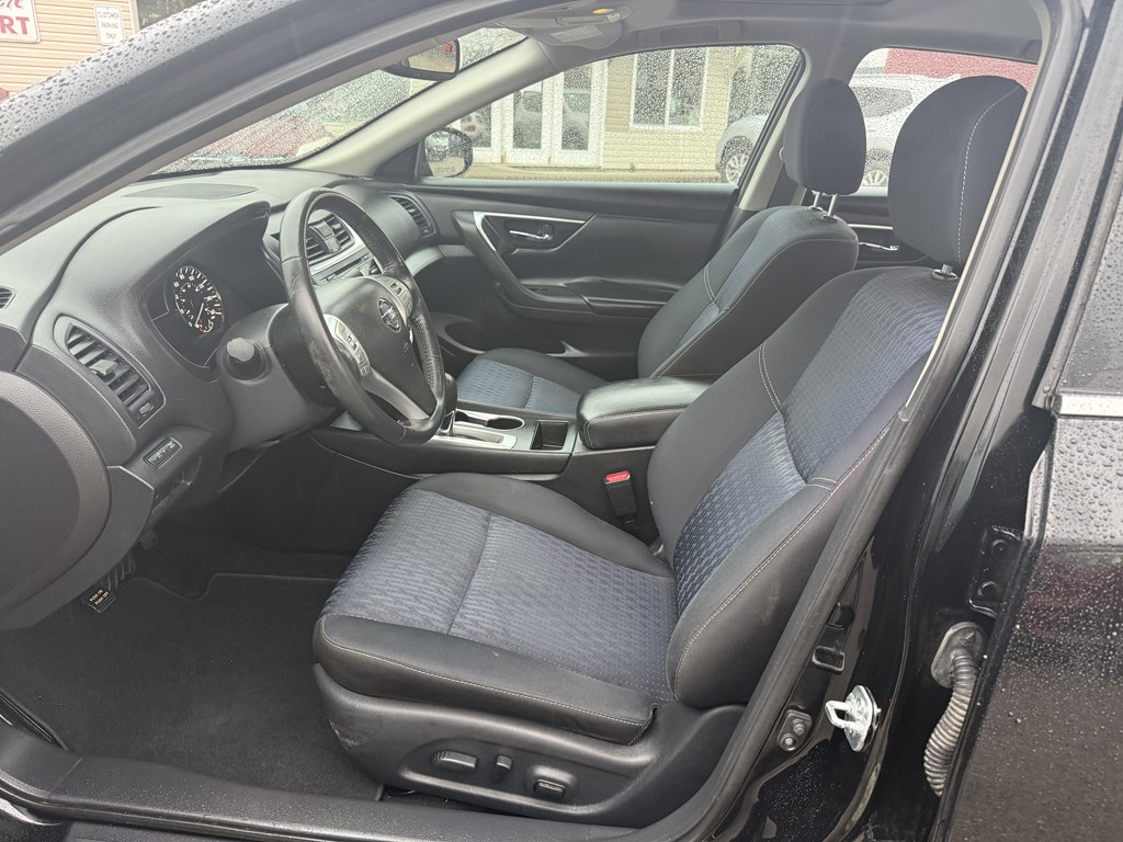 Photo 12 of this NISSAN ALTIMA