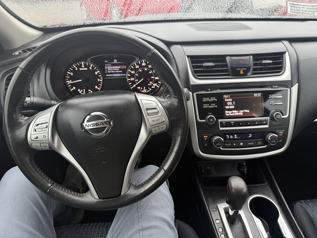 Photo 16 of this NISSAN ALTIMA