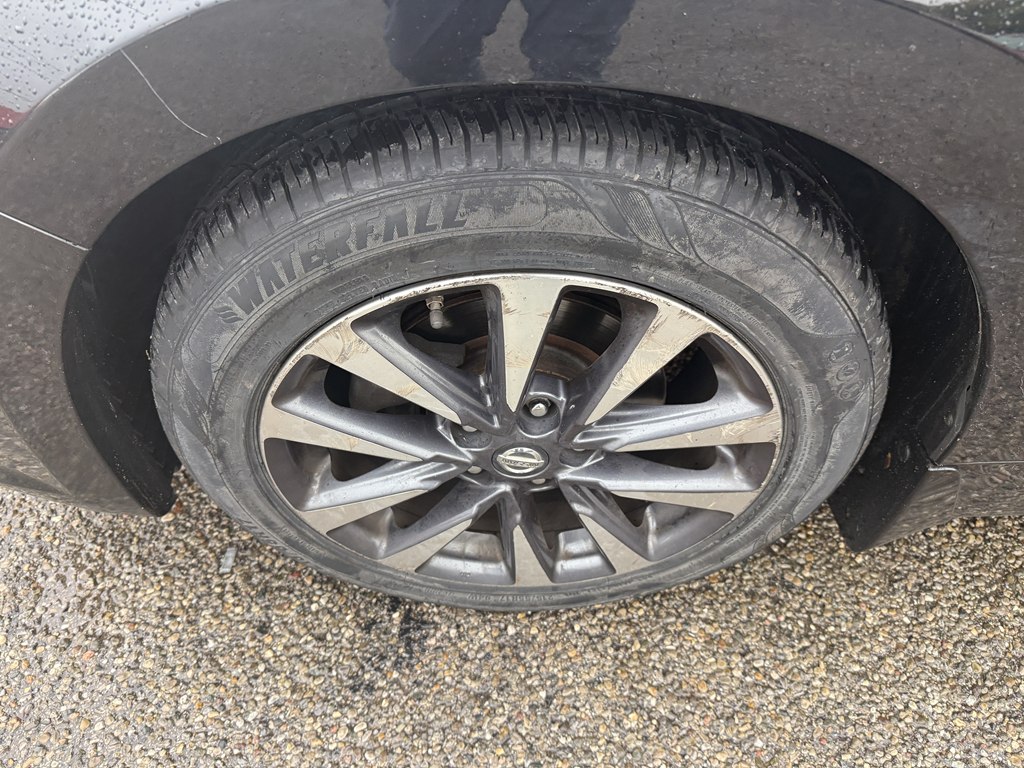 Photo 10 of this NISSAN ALTIMA