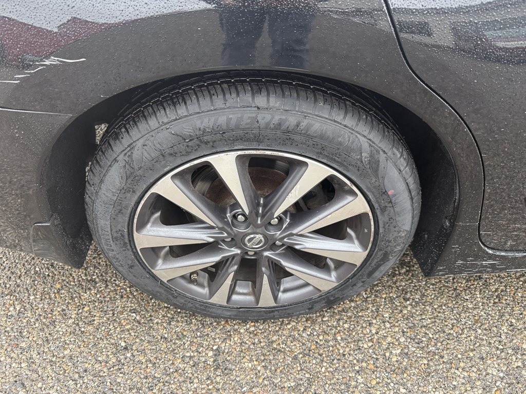 Photo 8 of this NISSAN ALTIMA