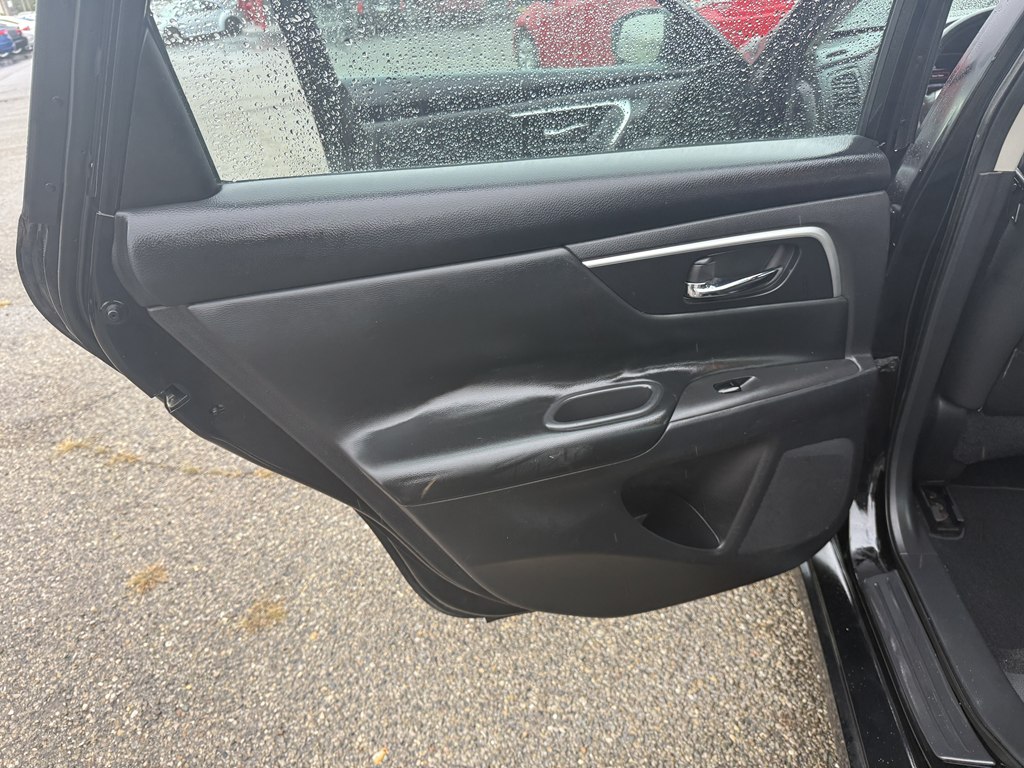 Photo 13 of this NISSAN ALTIMA