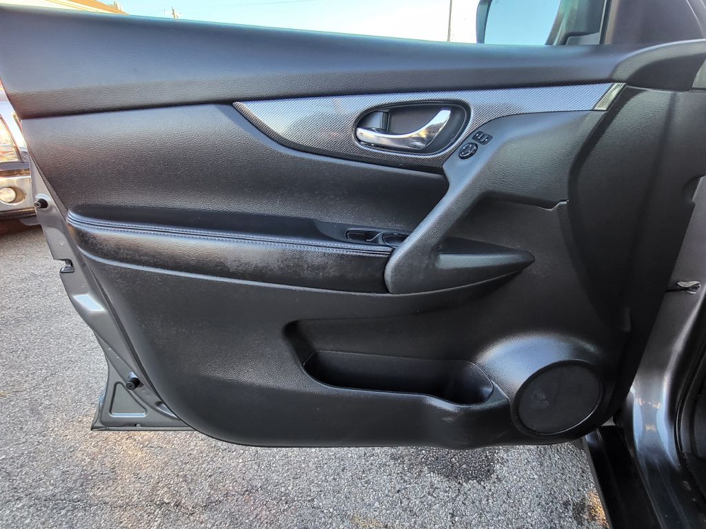 Photo 9 of this NISSAN ROGUE