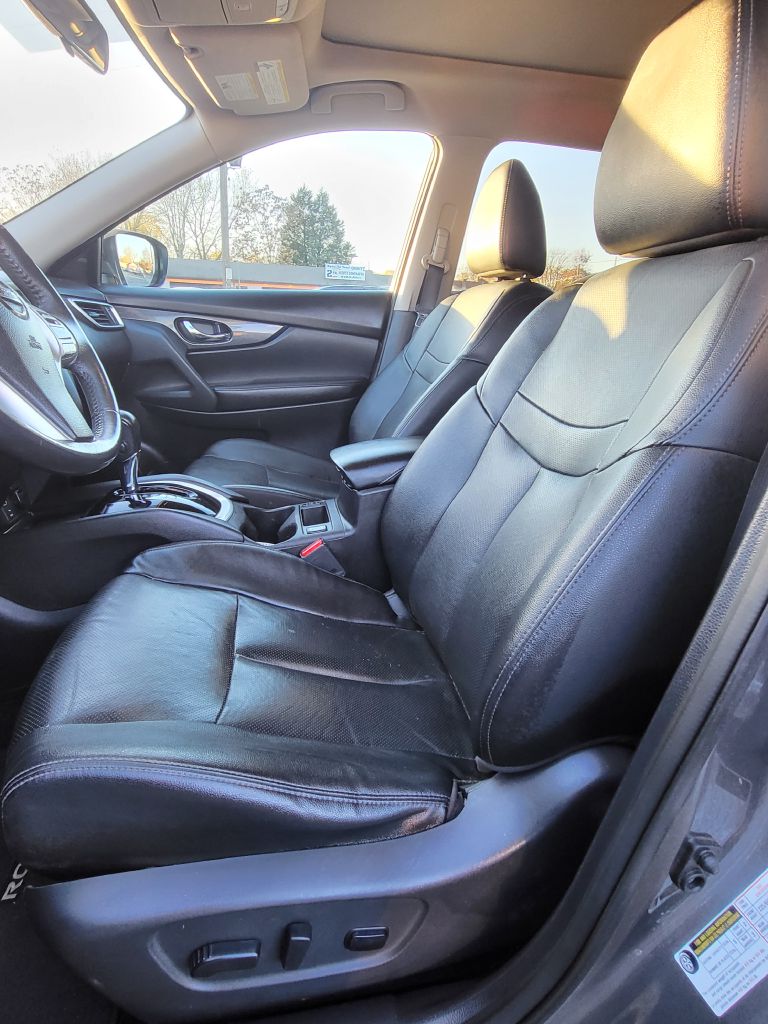 Photo 11 of this NISSAN ROGUE