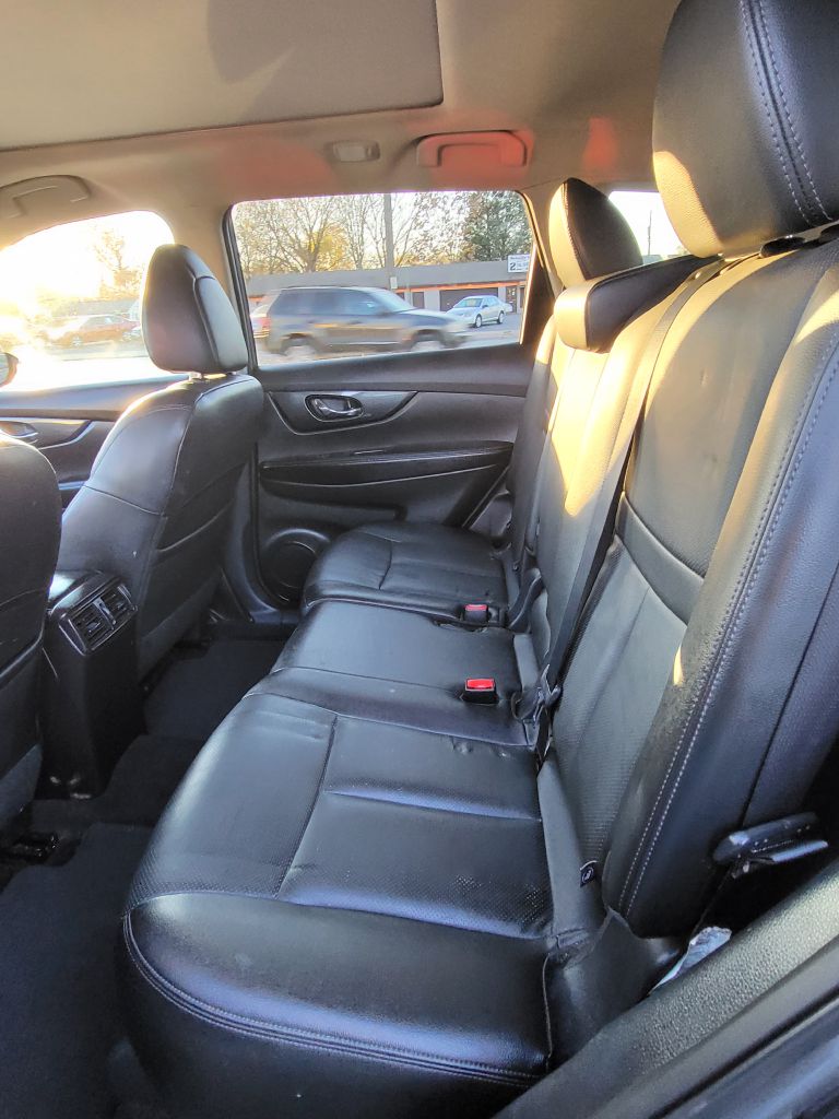 Photo 12 of this NISSAN ROGUE