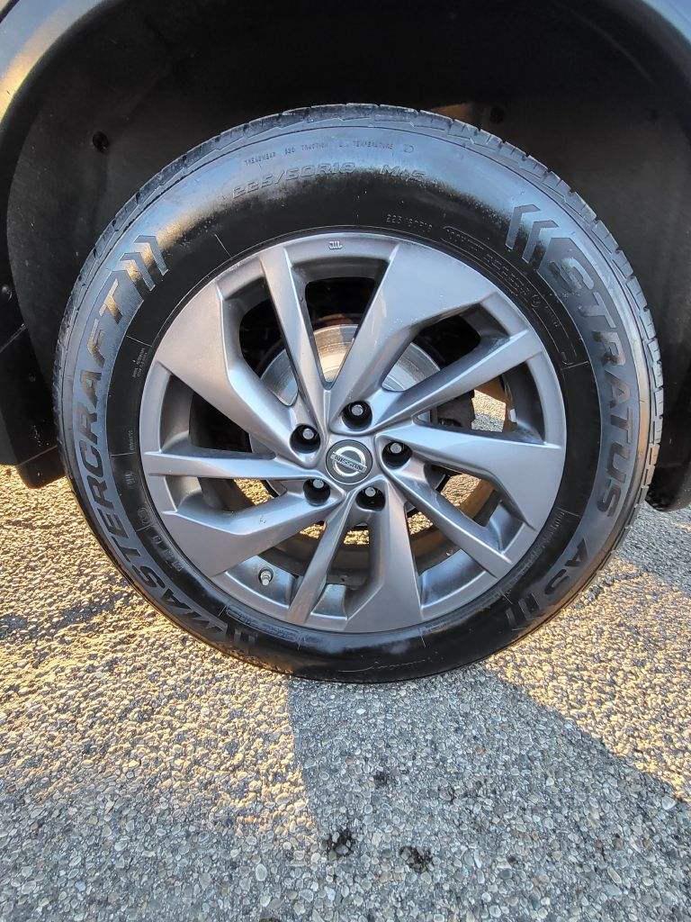 Photo 29 of this NISSAN ROGUE