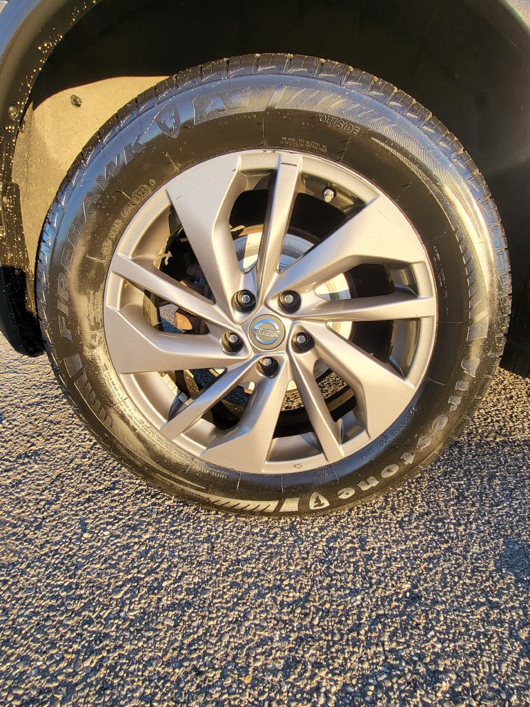 Photo 28 of this NISSAN ROGUE