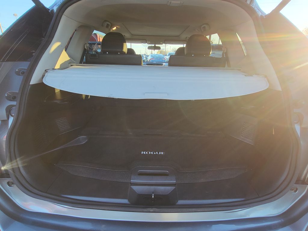 Photo 21 of this NISSAN ROGUE