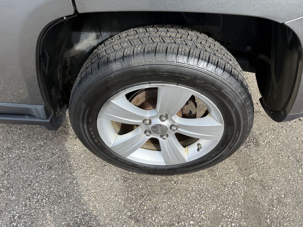 Photo 5 of this JEEP COMPASS