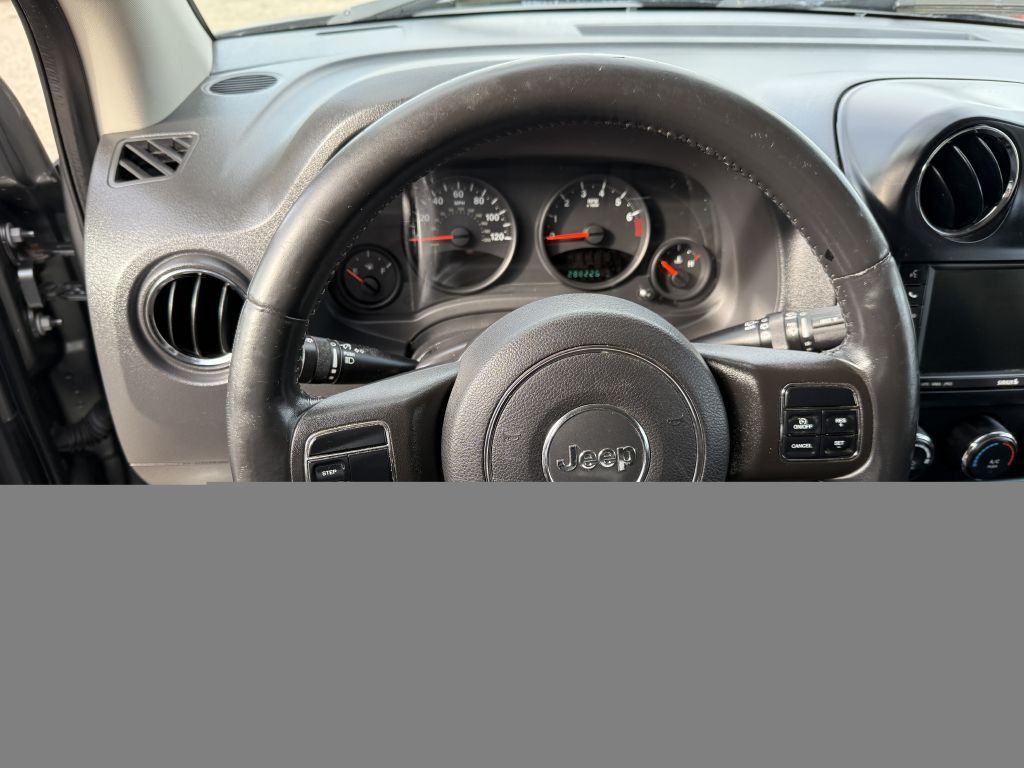 Photo 8 of this JEEP COMPASS