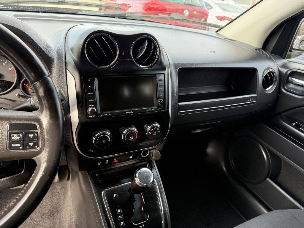 Photo 9 of this JEEP COMPASS