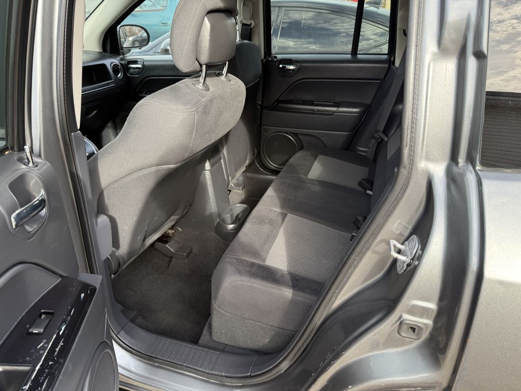 Photo 11 of this JEEP COMPASS