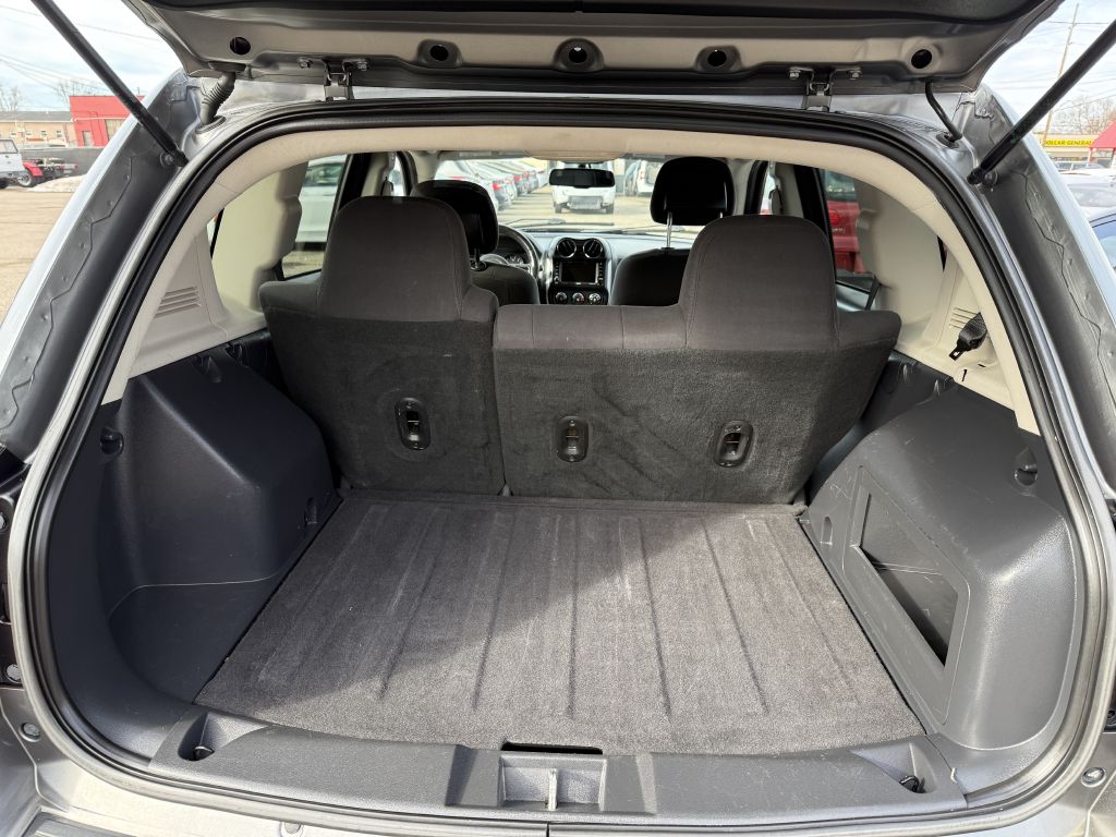 Photo 12 of this JEEP COMPASS