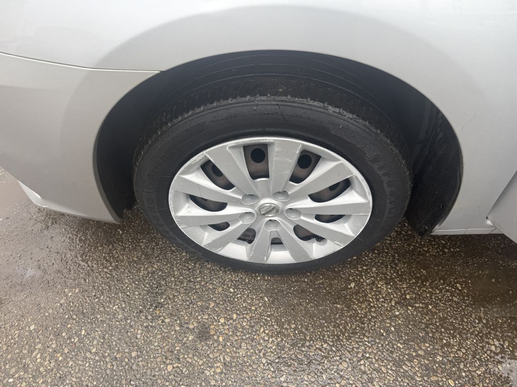 Photo 15 of this NISSAN SENTRA