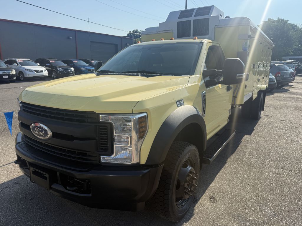 Photo 2 of this FORD F550
