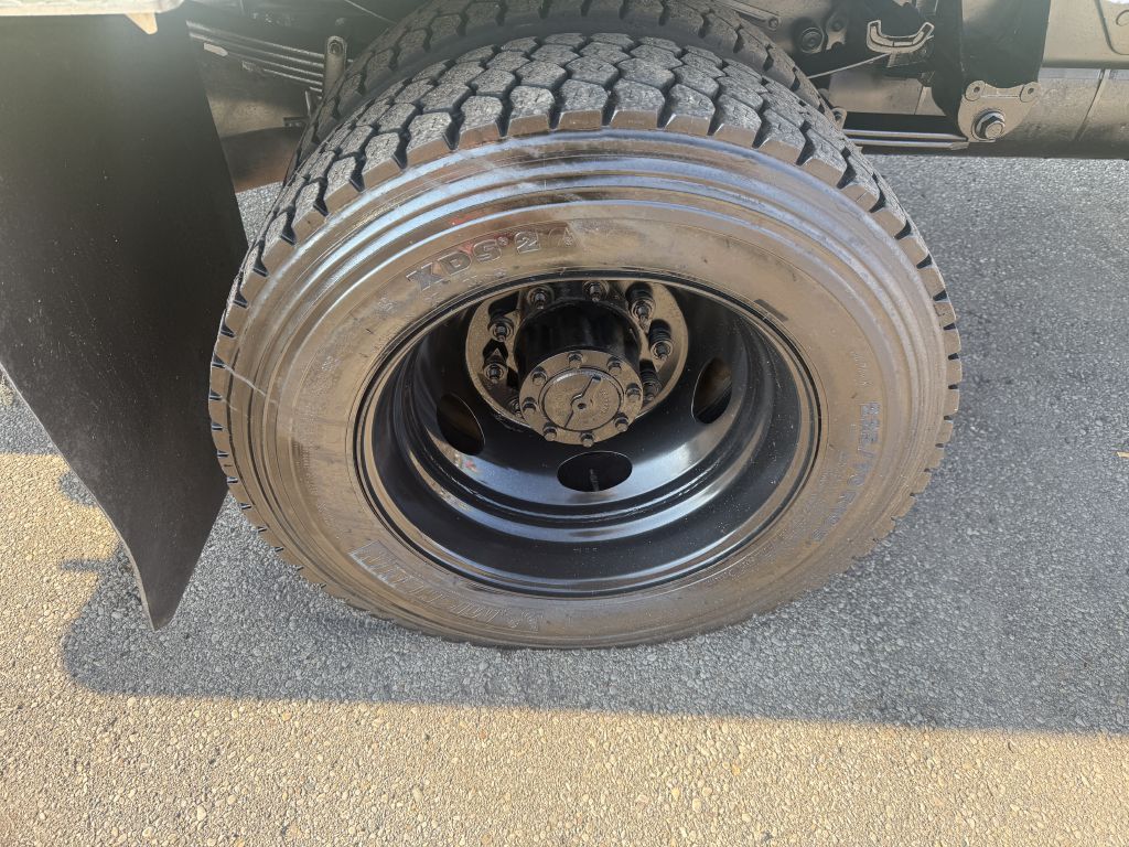 Photo 18 of this FORD F550