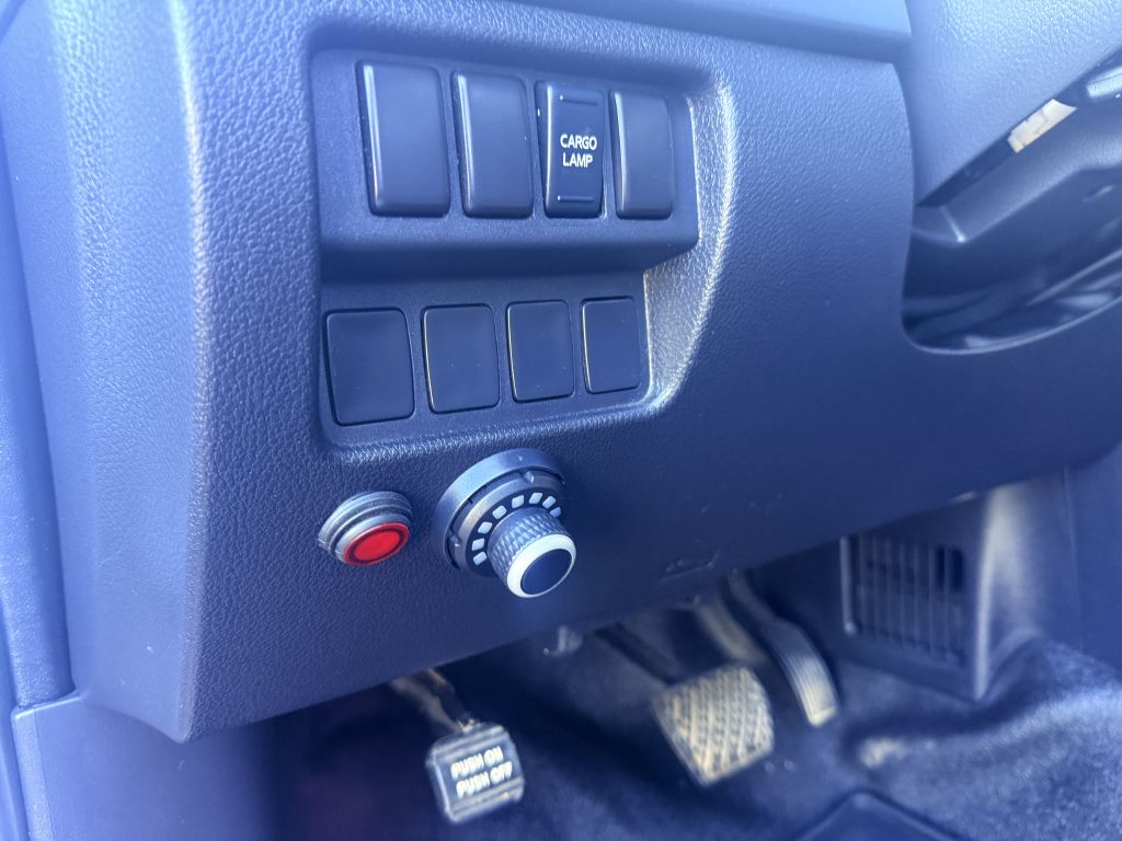 Photo 14 of this NISSAN TITAN XD