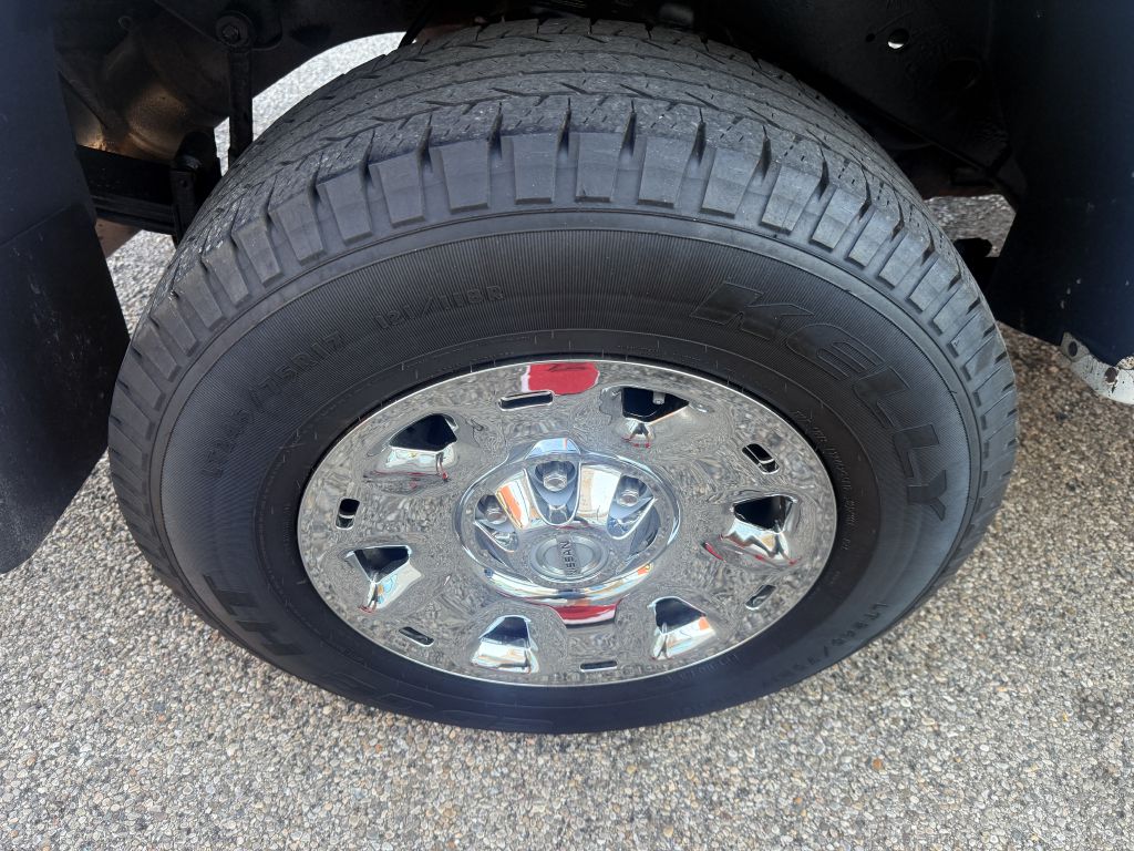 Photo 18 of this NISSAN TITAN XD