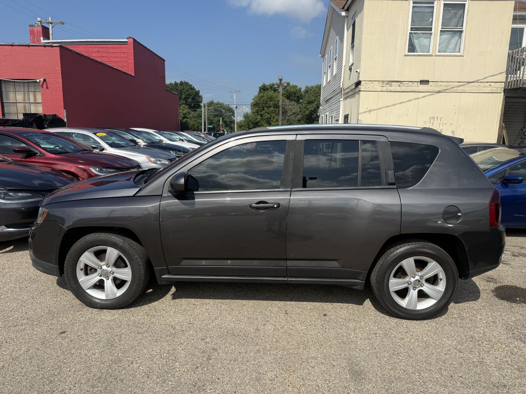 Photo 3 of this JEEP COMPASS