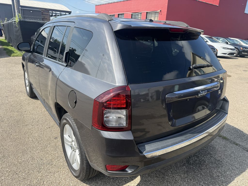 Photo 4 of this JEEP COMPASS